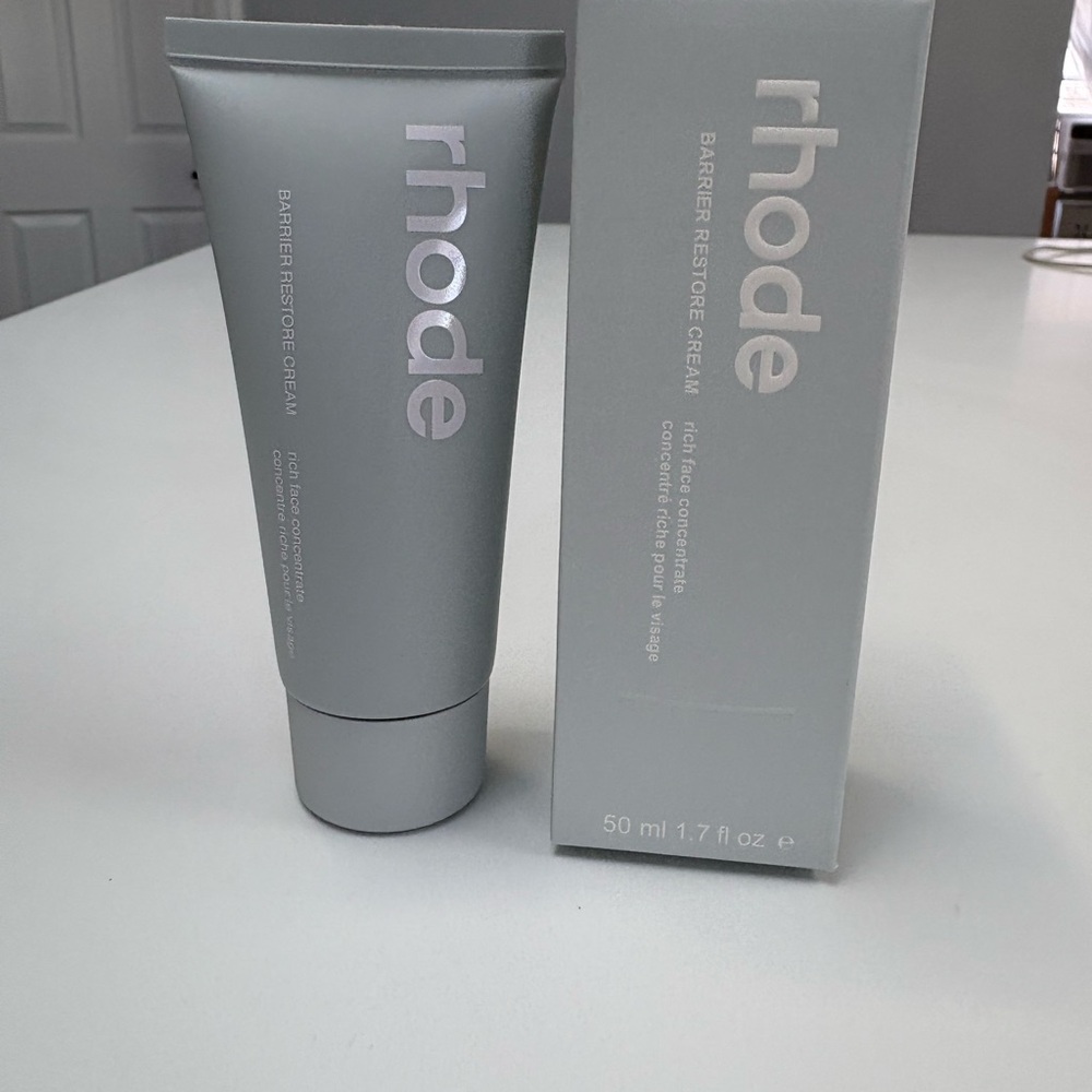 RHODE Barrier Restore Cream - Elegant Silver